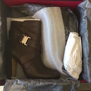 Vince Camuto Connolly Black Belted Boots 5M - NIB